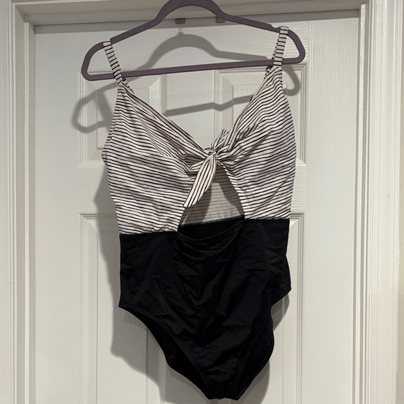 3 Beach Betty One-Piece Cut-Out Swimsuits - Picture 4 of 7